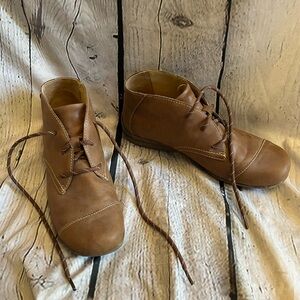 Born BOC Sabelle Ankle Booties Women's 8.5M Brown Faux Leather Lace Up Shoes